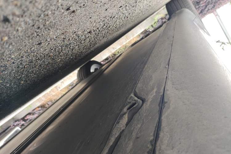 Used Tesla Model Y 2021 Standard Range Rear-Wheel Drive Version Right Side Sill