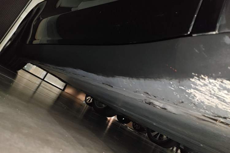 Used Tesla Model Y 2021 Standard Range Rear-Wheel Drive Version Right Side Sill