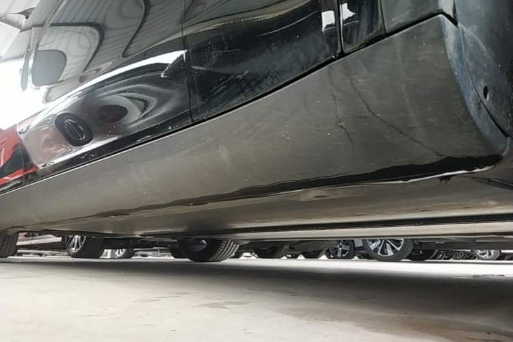 Used Tesla Model Y 2021 Standard Range Rear-Wheel Drive Version Right Side Sill
