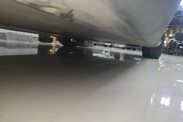 Used Tesla Model Y 2021 Standard Range Rear-Wheel Drive Version Right Side Sill