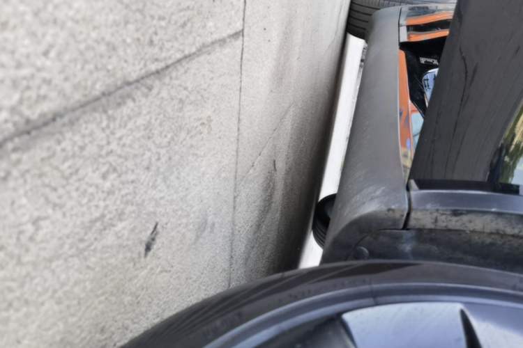 Used Tesla Model Y 2021 Standard Range Rear-Wheel Drive Version Right Side Sill