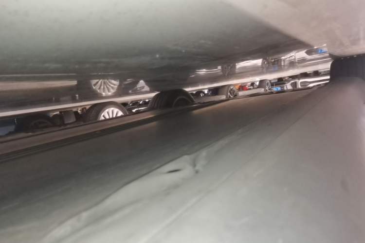 Used Tesla Model Y 2021 Standard Range Rear-Wheel Drive Version Right Side Sill