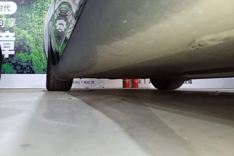 Used Tesla Model Y 2021 Performance High-Performance All-Wheel-Drive Version Right Side Sill