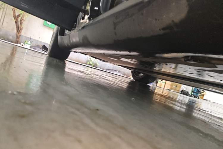 Used Tesla Model Y 2021 Standard Range Rear-Wheel Drive Version Right Side Sill