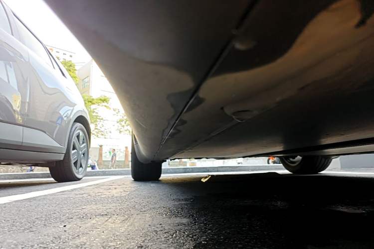 Used Tesla Model Y 2021 Standard Range Rear-Wheel Drive Version Right Side Sill