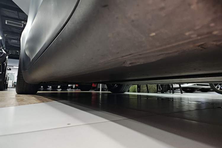 Used Tesla Model Y 2021 Standard Range Rear-Wheel Drive Version Right Side Sill