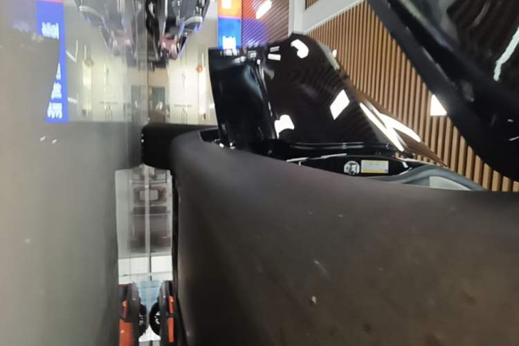 Used Tesla Model Y 2021 Standard Range Rear-Wheel Drive Version Right Side Sill