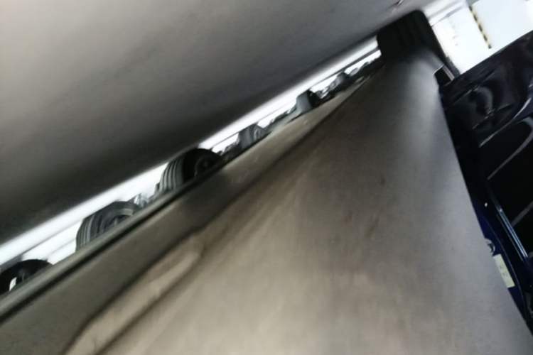 Used Tesla Model Y 2021 Standard Range Rear-Wheel Drive Version Right Side Sill