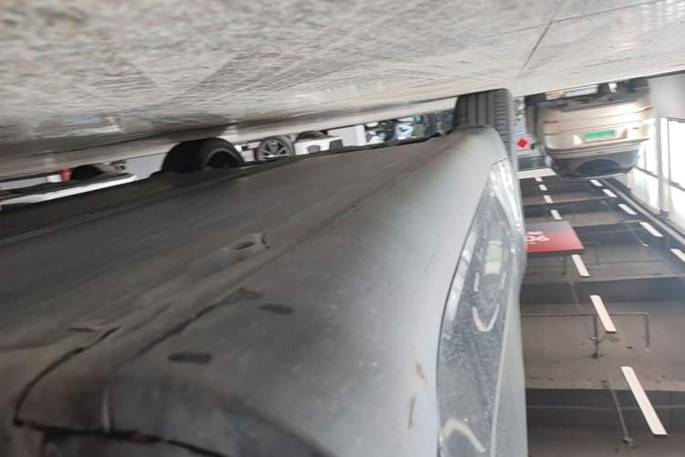 Used Tesla Model Y 2021 Standard Range Rear-Wheel Drive Version Right Side Sill