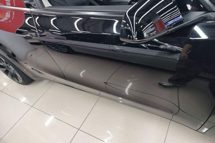Used Tesla Model Y 2021 Standard Range Rear-Wheel Drive Version Right Side Sill