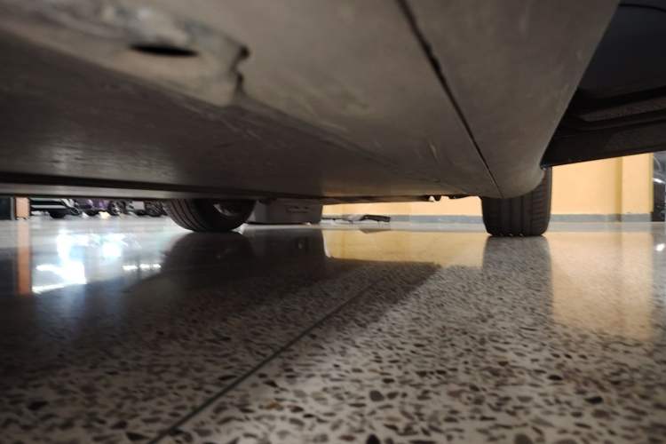 Used Tesla Model Y 2021 Long-Range All-Wheel-Drive Version Right Side Sill