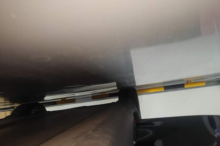 Used Tesla Model Y 2021 Standard Range Rear-Wheel Drive Version Right Side Sill