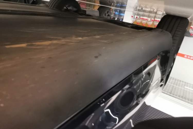 Used Tesla Model Y 2021 Long-Range All-Wheel-Drive Version 3D7 Right Side Sill
