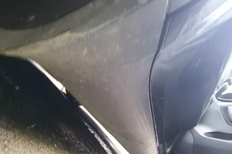 Used Tesla Model Y 2021 Standard Range Rear-Wheel Drive Version Right Side Sill