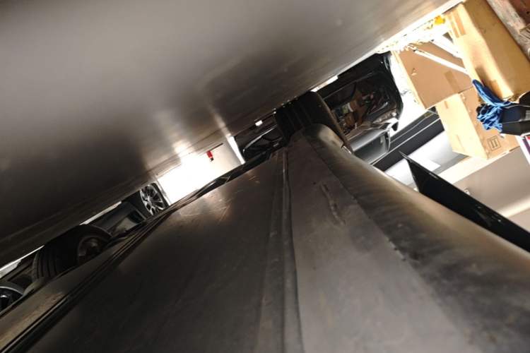 Used Tesla Model Y 2021 Long-Range All-Wheel-Drive Version Right Side Sill