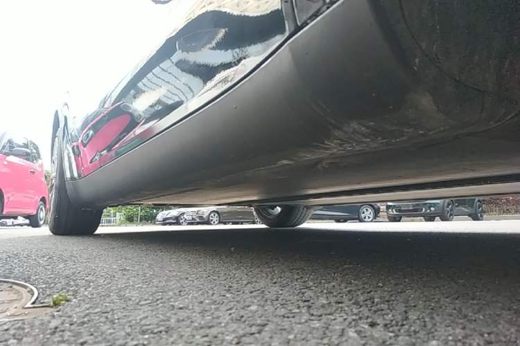 Used Tesla Model Y 2021 Standard Range Rear-Wheel Drive Version Right Side Sill