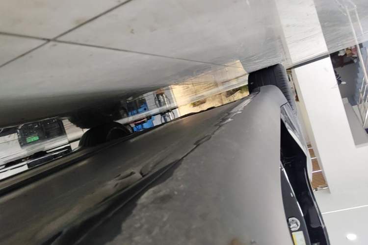Used Tesla Model Y 2021 Performance High-Performance All-Wheel-Drive Version Right Side Sill