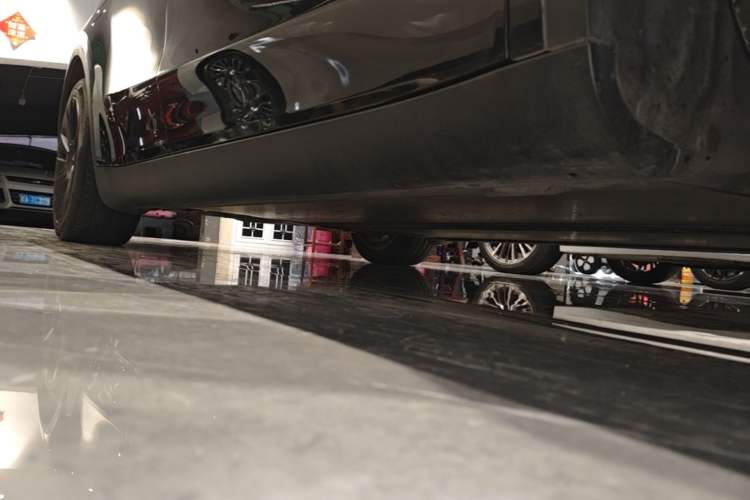 Used Tesla Model Y 2021 Standard Range Rear-Wheel Drive Version Right Side Sill