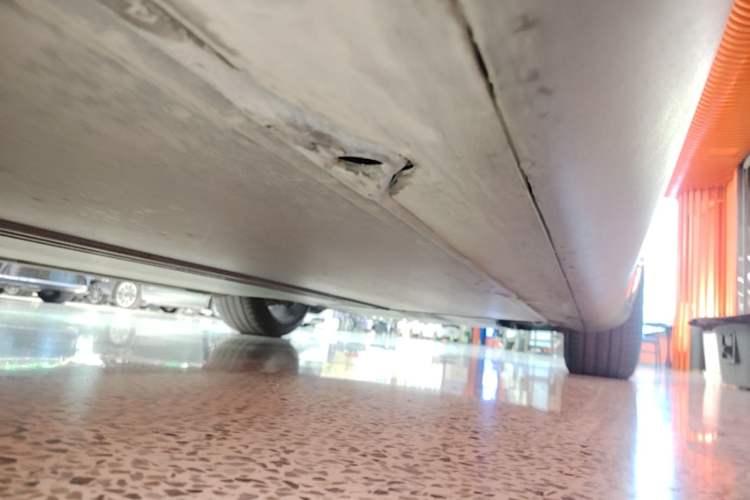 Used Tesla Model Y 2021 Standard Range Rear-Wheel Drive Version Right Side Sill