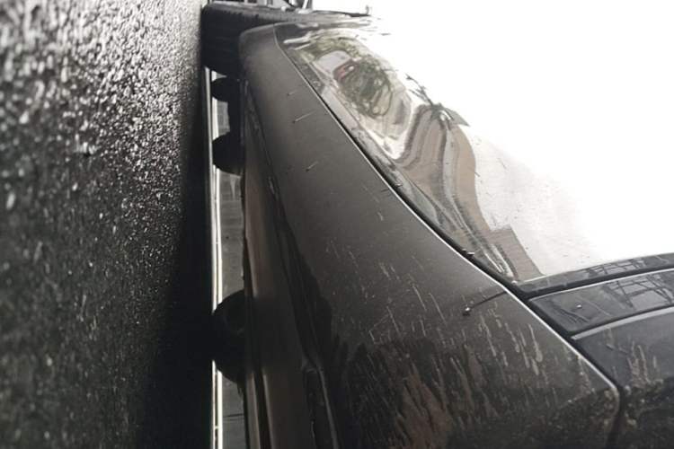 Used Tesla Model Y 2021 Performance High-Performance All-Wheel-Drive Version Right Side Sill