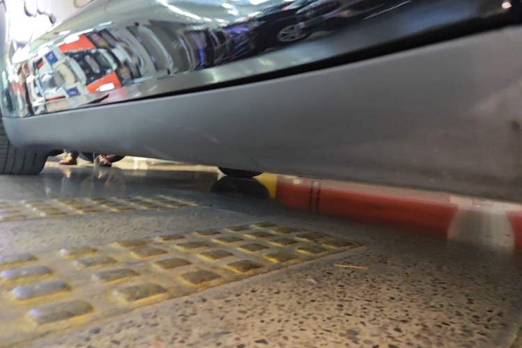 Used Tesla Model Y 2021 Standard Range Rear-Wheel Drive Version Right Side Sill