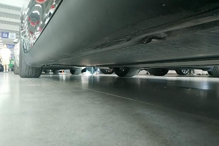 Used Tesla Model Y 2021 Standard Range Rear-Wheel Drive Version Right Side Sill