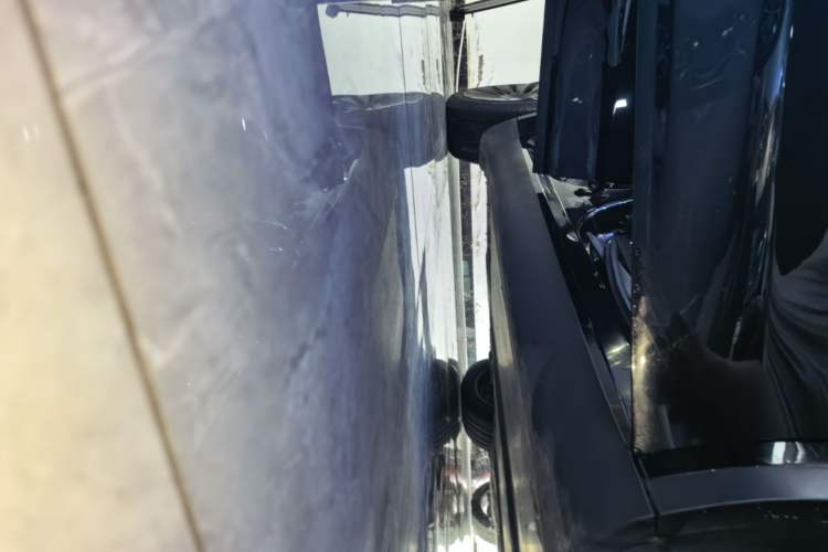 Used Tesla Model Y 2021 Long-Range All-Wheel-Drive Version Right Side Sill