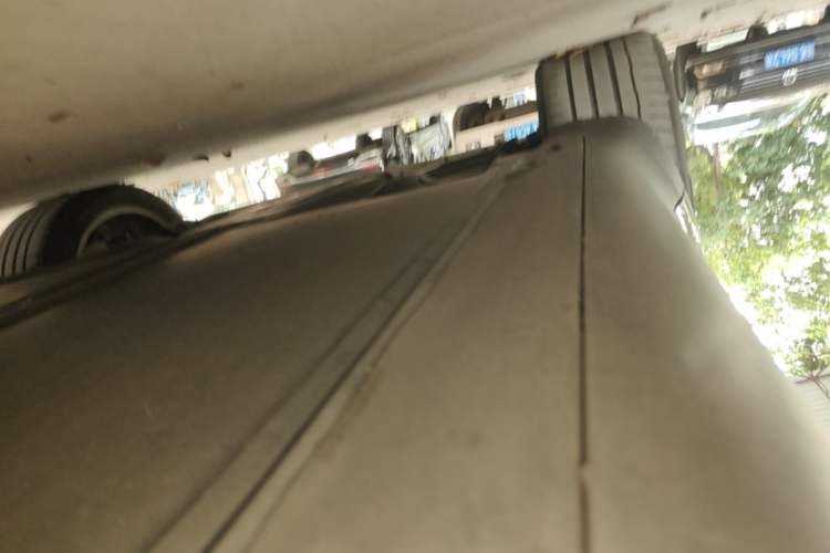 Used Tesla Model Y 2021 Long-Range All-Wheel-Drive Version Right Side Sill