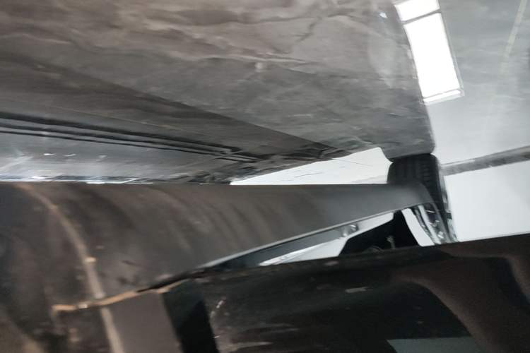 Used Tesla Model Y 2021 Performance High-Performance All-Wheel-Drive Version Right Side Sill