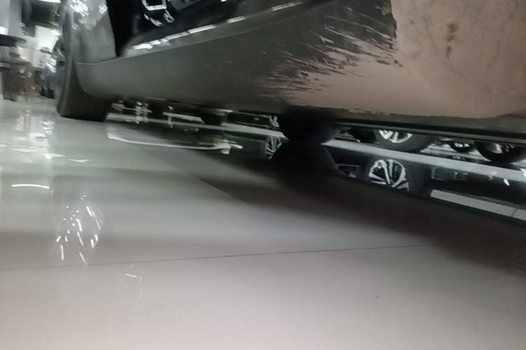 Used Tesla Model Y 2021 Standard Range Rear-Wheel Drive Version Right Side Sill