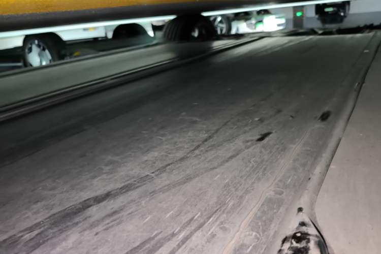 Used Tesla Model Y 2021 Long-Range All-Wheel-Drive Version Right Side Sill