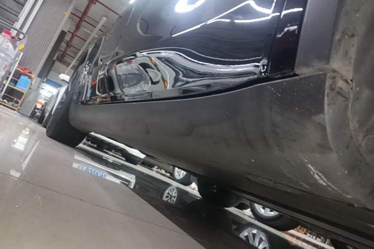 Used Tesla Model Y 2021 Revised Version 2 Long-Range All-Wheel-Drive Edition Right Side Sill
