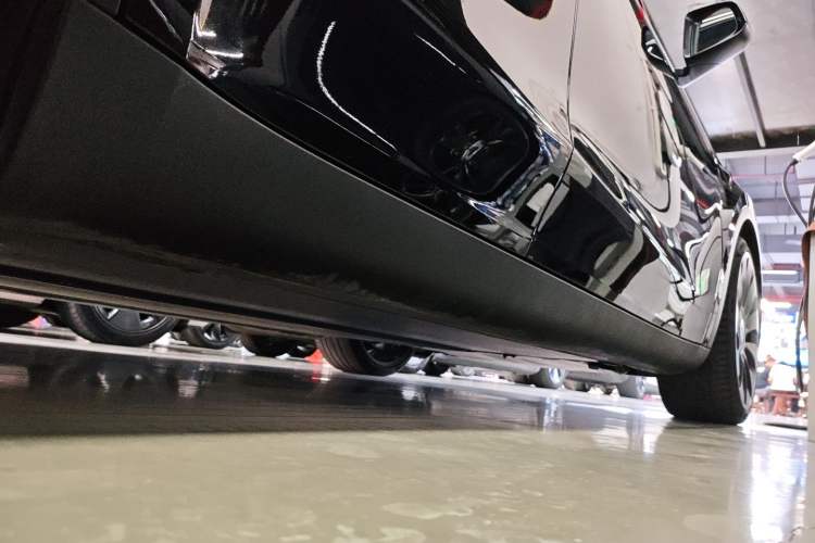 Used Tesla Model Y 2021 Performance High-Performance All-Wheel-Drive Version Right Side Sill