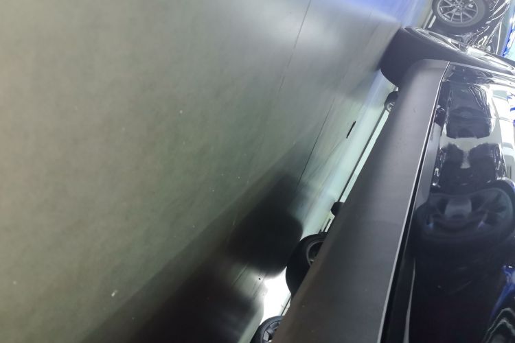 Used Tesla Model Y 2021 Long-Range All-Wheel-Drive Version Right Side Sill
