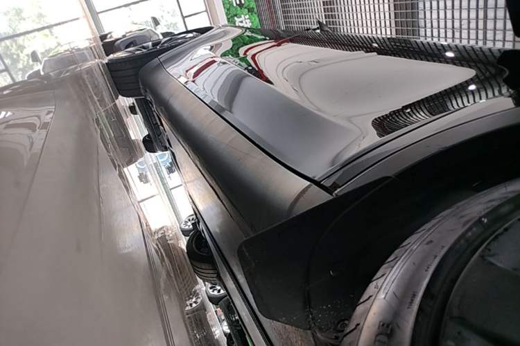 Used Tesla Model Y 2021 Standard Range Rear-Wheel Drive Version Right Side Sill