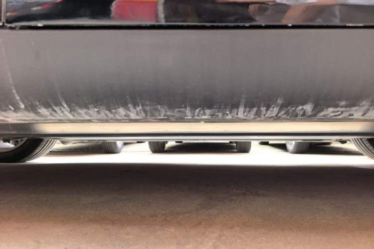 Used Tesla Model Y 2021 Standard Range Rear-Wheel Drive Version Right Side Sill