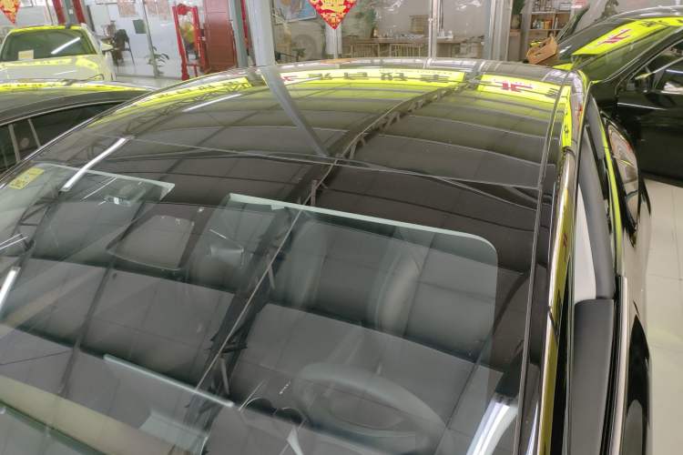 Used Tesla Model Y 2021 Standard Range Rear-Wheel Drive Version Roof