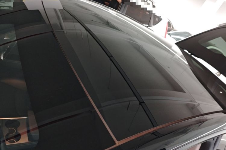 Used Tesla Model Y 2021 Long-Range All-Wheel-Drive Version Roof