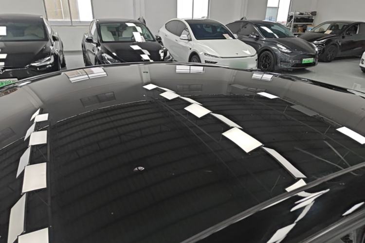 Used Tesla Model Y 2021 Long-Range All-Wheel-Drive Version Roof