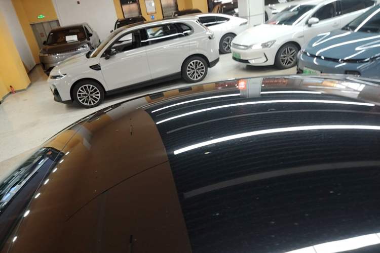 Used Tesla Model Y 2021 Long-Range All-Wheel-Drive Version Roof