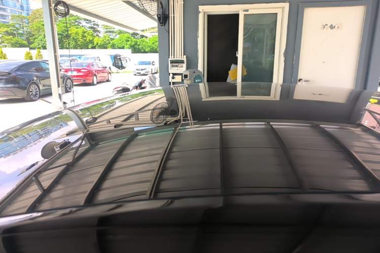 Used Tesla Model Y 2021 Long-Range All-Wheel-Drive Version Roof