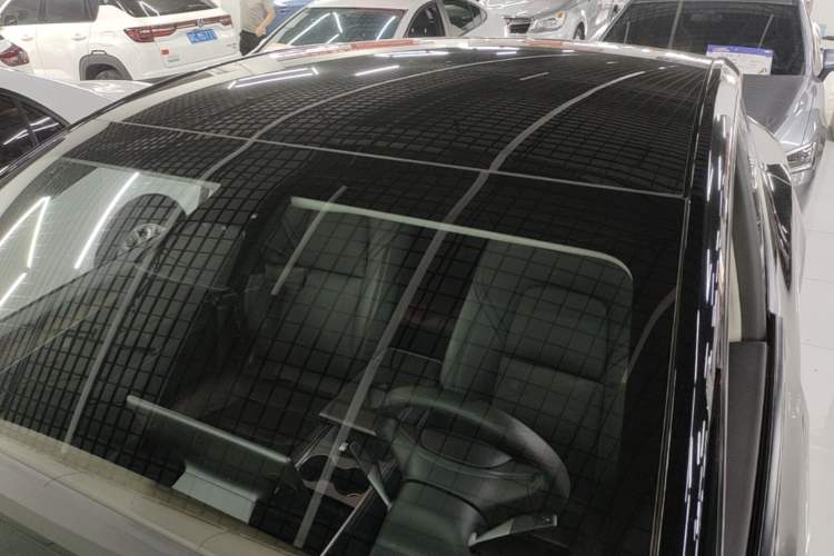Used Tesla Model Y 2021 Long-Range All-Wheel-Drive Version Roof