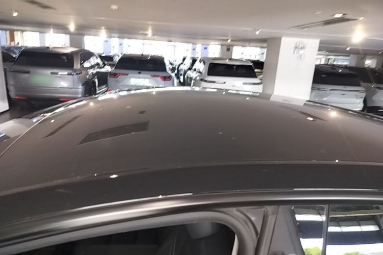 Used Tesla Model Y 2021 Long-Range All-Wheel-Drive Version Roof