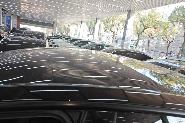 Used Tesla Model Y 2021 Long-Range All-Wheel-Drive Version Roof