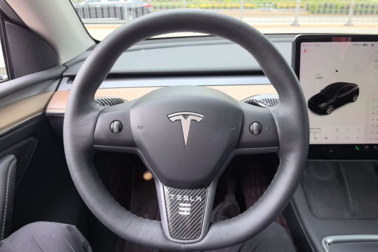 Used Tesla Model Y 2021 Standard Range Rear-Wheel Drive Version Steering Wheel