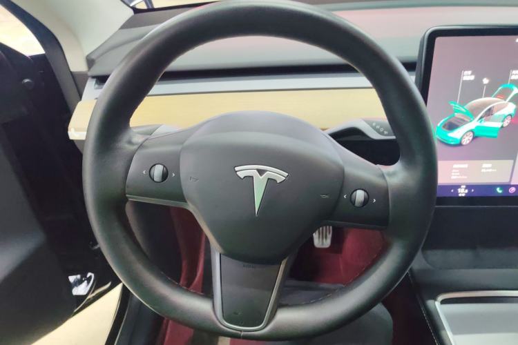 Used Tesla Model Y 2021 Standard Range Rear-Wheel Drive Version Steering Wheel