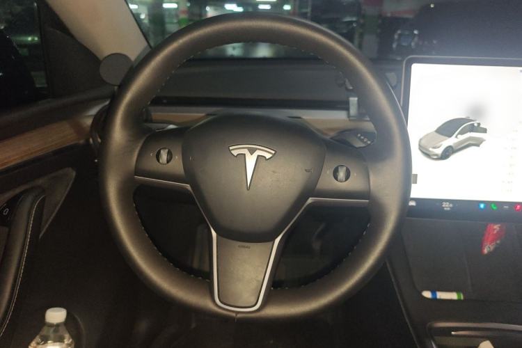 Used Tesla Model Y 2021 Standard Range Rear-Wheel Drive Version Steering Wheel