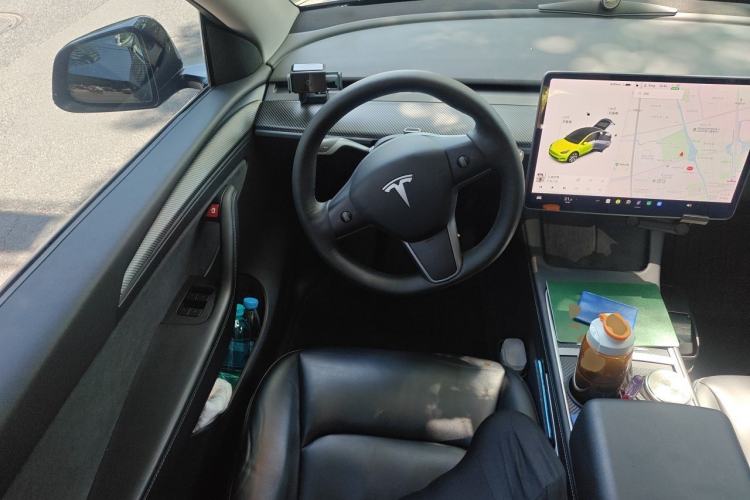 Used Tesla Model Y 2021 Standard Range Rear-Wheel Drive Version Steering Wheel