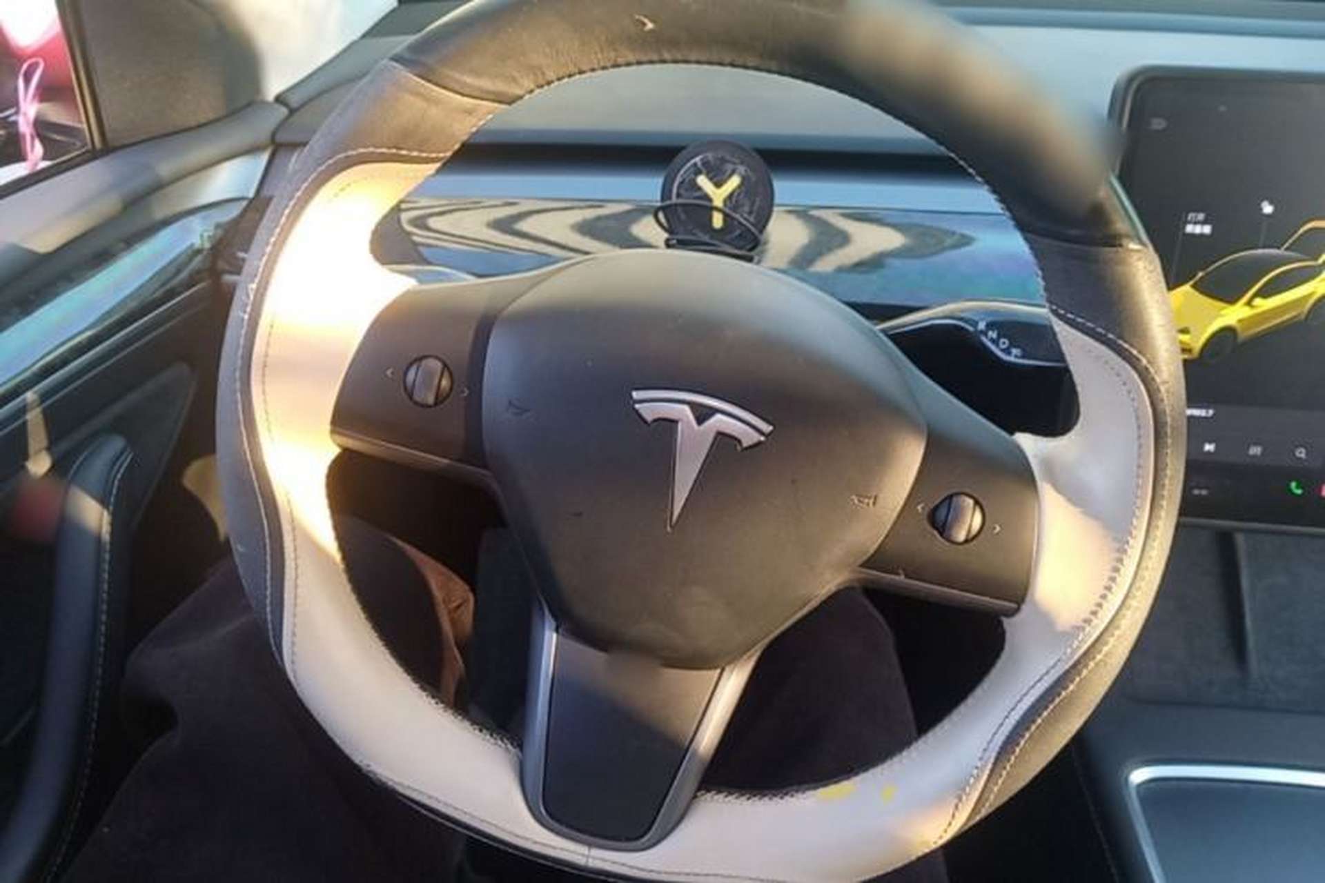 Used Tesla Model Y 2021 Long-Range All-Wheel-Drive Version 3D7 Steering Wheel