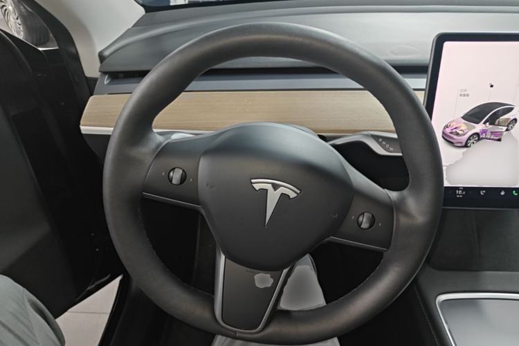 Used Tesla Model Y 2021 Long-Range All-Wheel-Drive Version 3D7 Steering Wheel